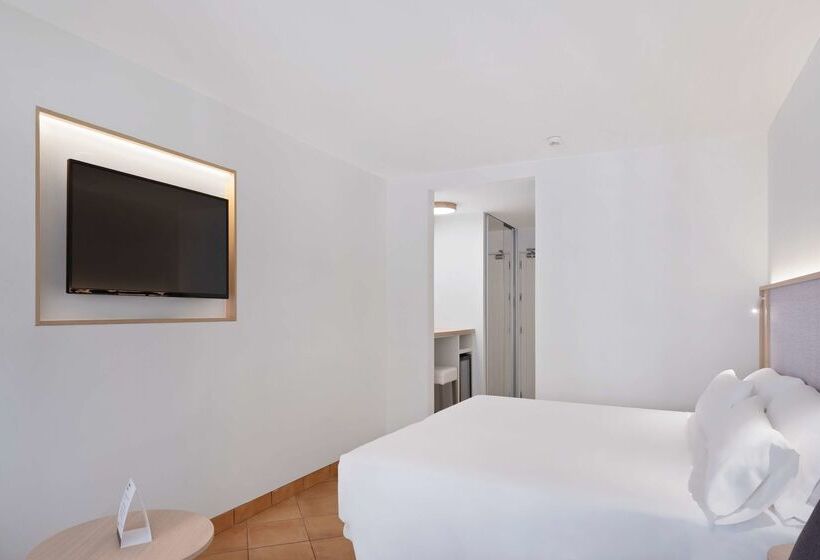 ホテル Occidental Cala Vinas