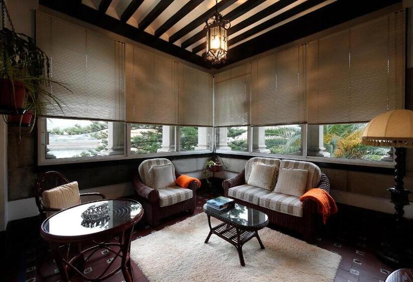 هتل Palacio Arias