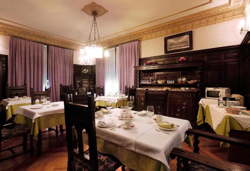 هتل Palacio Arias