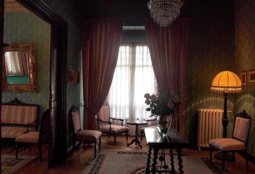 هتل Palacio Arias