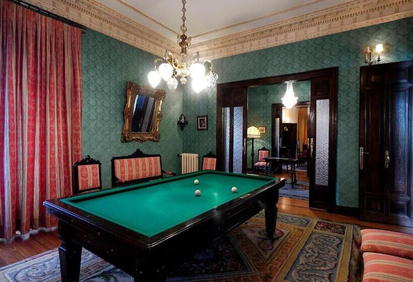 هتل Palacio Arias