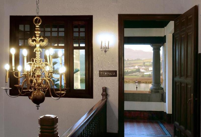 هتل Palacio Arias