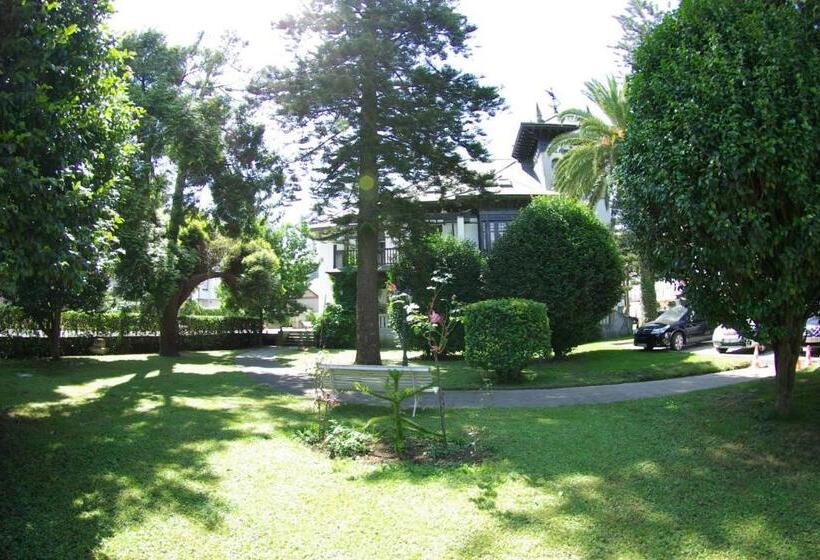 هتل Palacio Arias