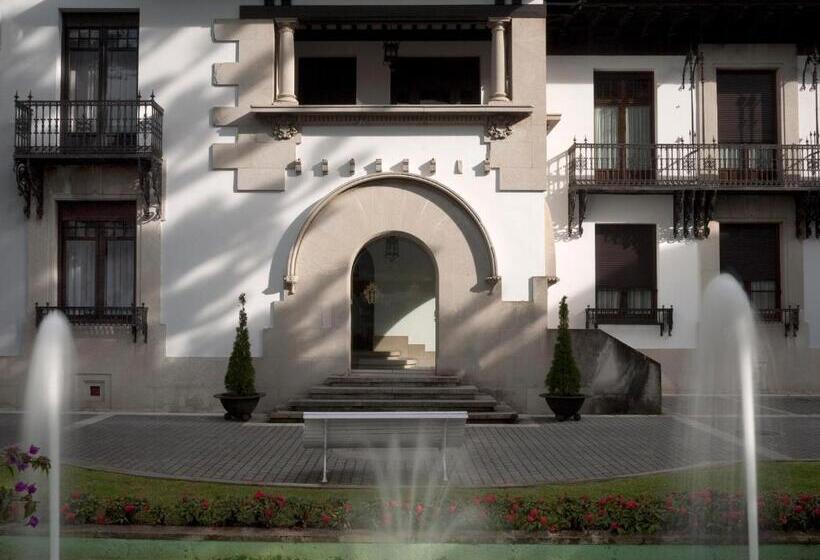 هتل Palacio Arias