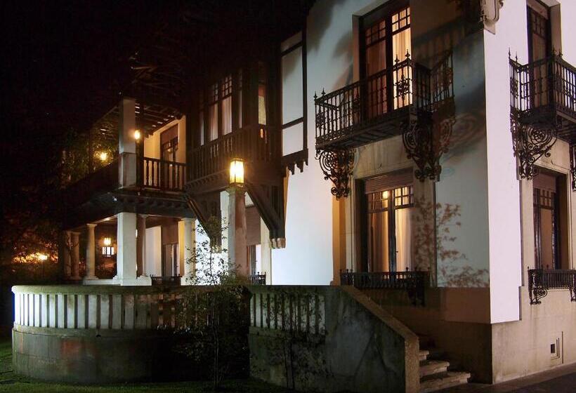 هتل Palacio Arias