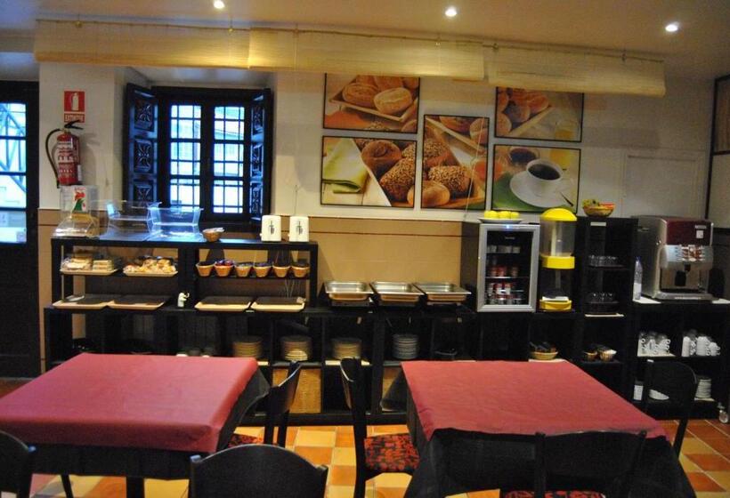 فندق Palacio De Los Vallados