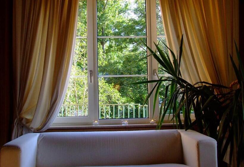 هتل Picos De Europa