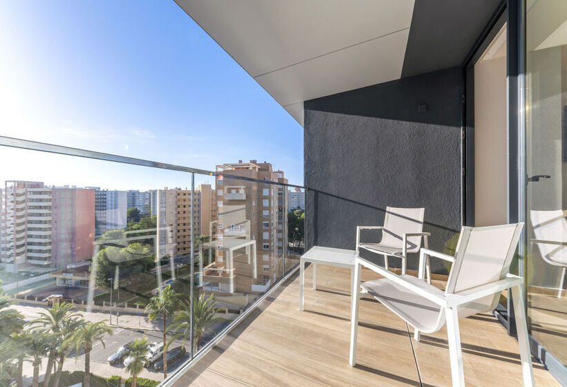 Отель Port Alicante City & Beach