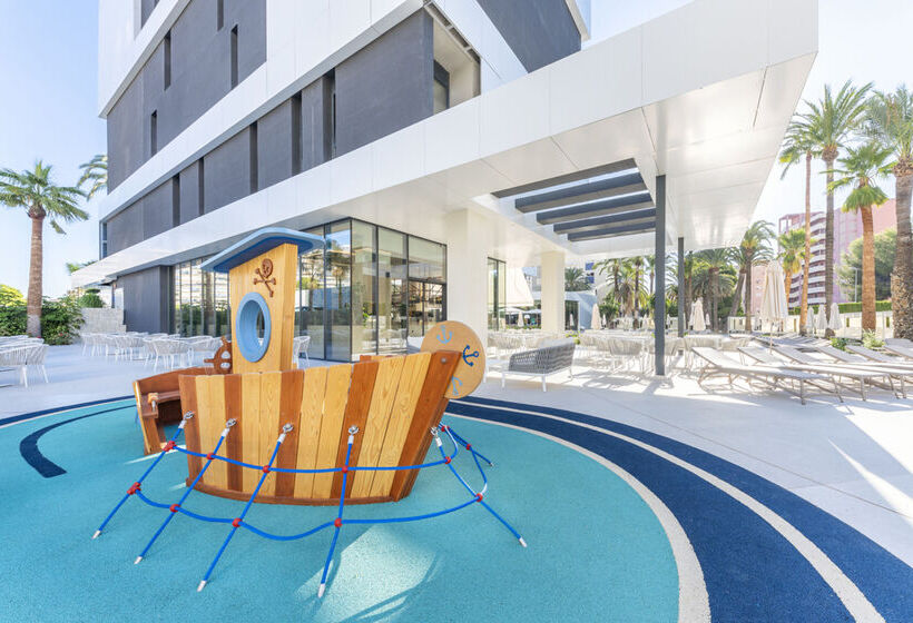 Отель Port Alicante City & Beach