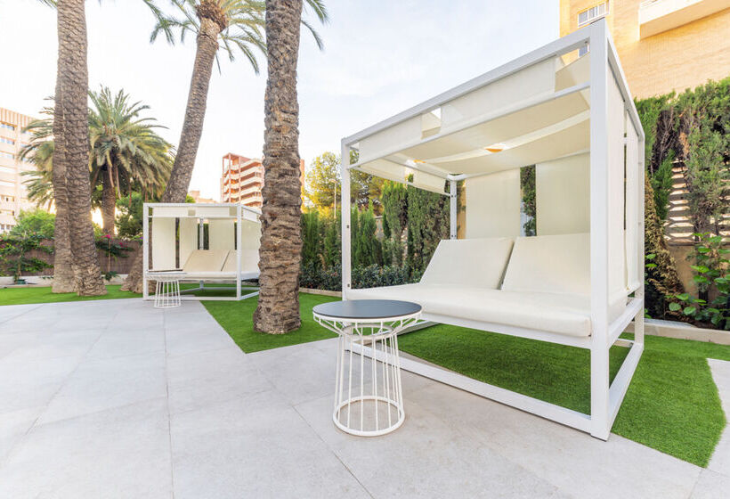 Отель Port Alicante City & Beach