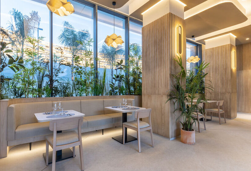 Отель Port Alicante City & Beach