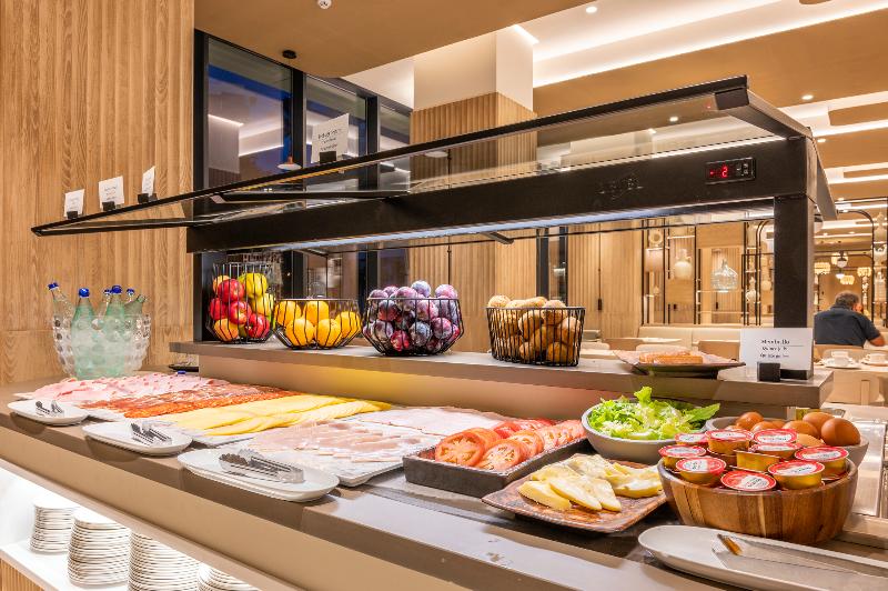 Отель Port Alicante City & Beach