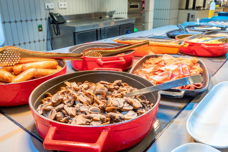 Отель Port Alicante City & Beach