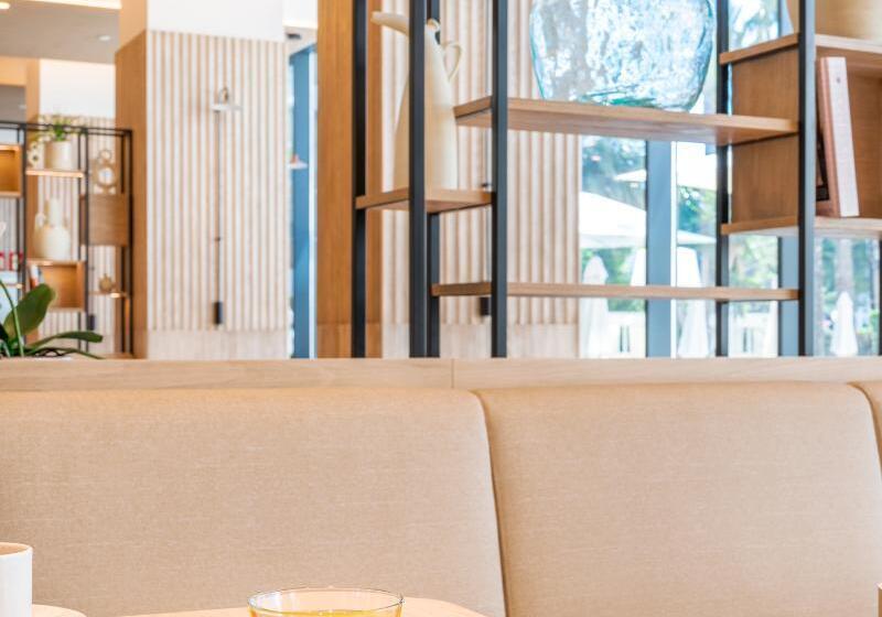 Отель Port Alicante City & Beach