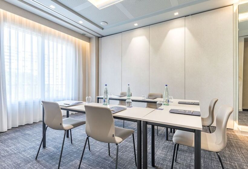 Отель Port Alicante City & Beach