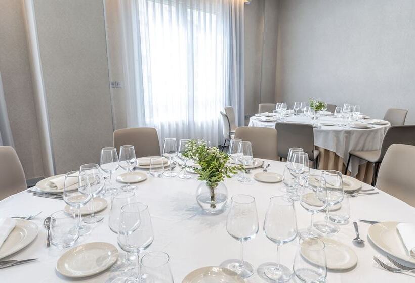 Отель Port Alicante City & Beach