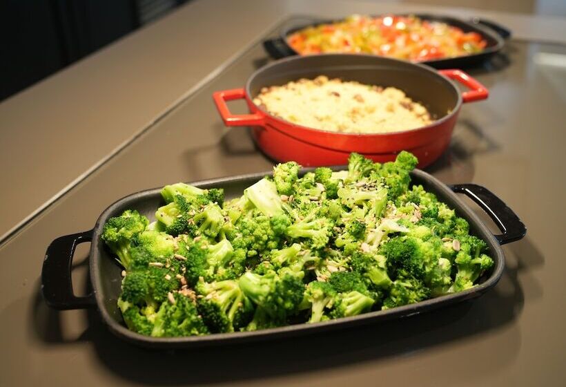 Отель Port Alicante City & Beach