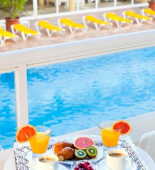 هتل Port Fiesta Park