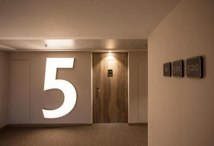 Отель Presidente 4 Sup