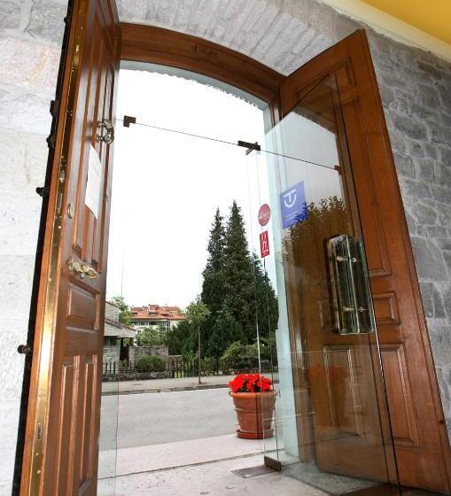 ホテル Puente Romano