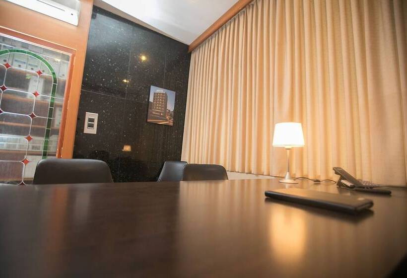 Отель Reconquista