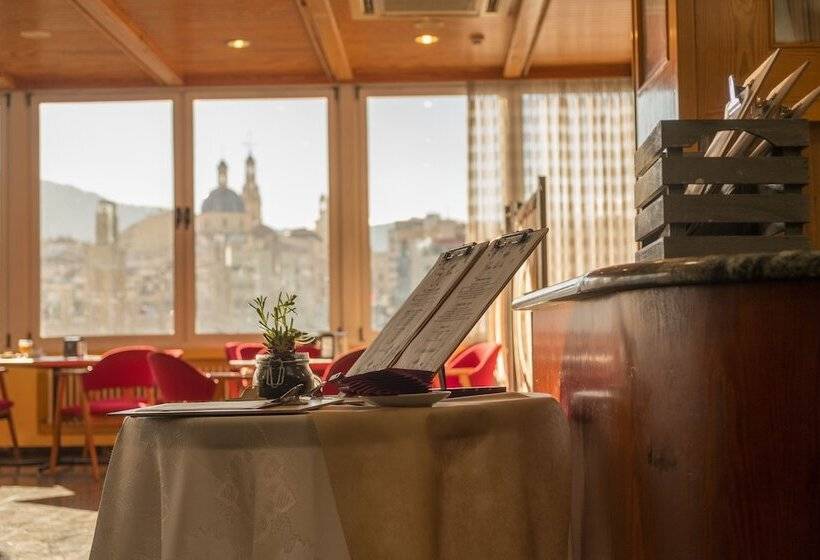 Отель Reconquista