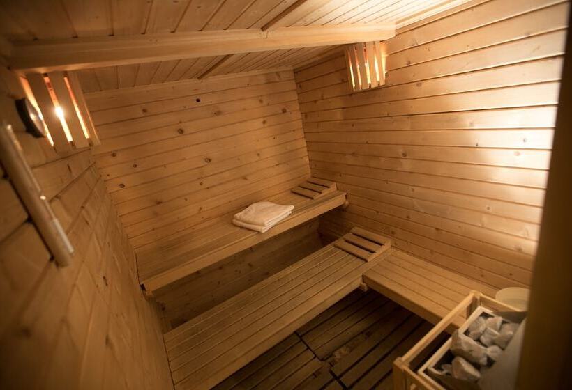 Отель Reconquista