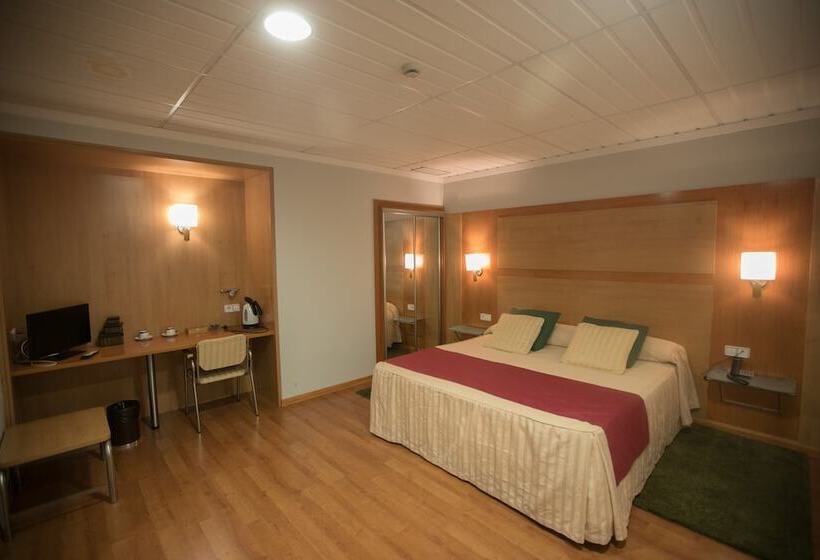 Отель Reconquista