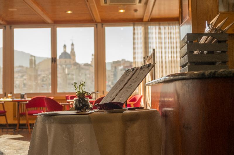 Отель Reconquista