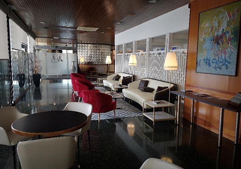 Отель Reconquista