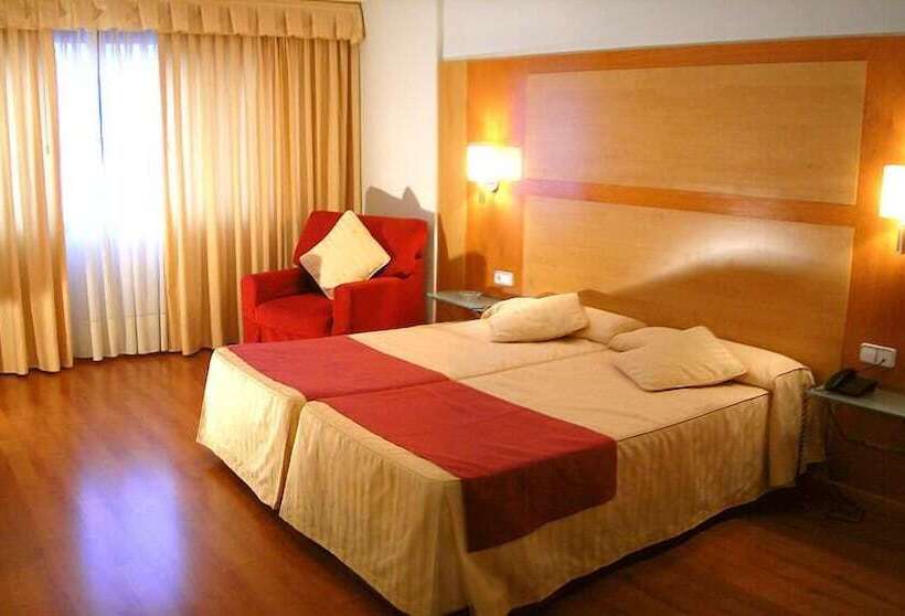 Отель Reconquista