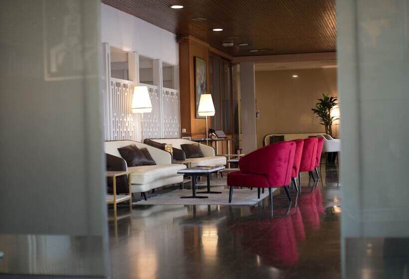 Отель Reconquista