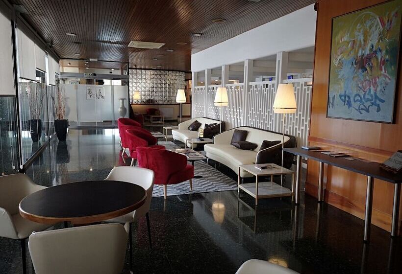 Отель Reconquista