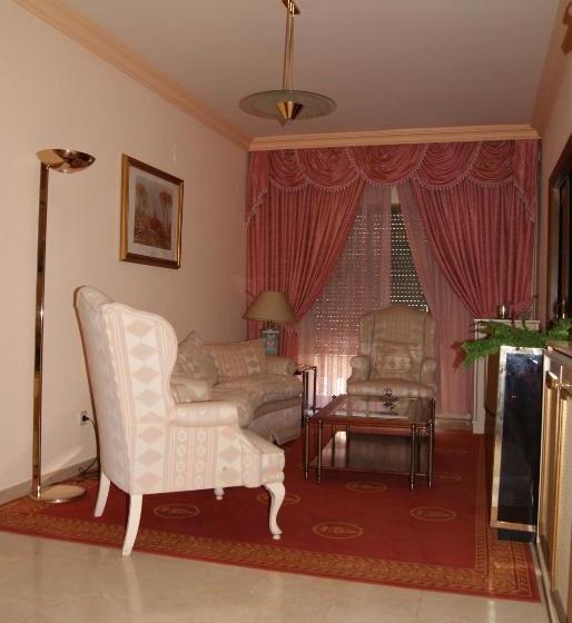 هتل Reina Victoria