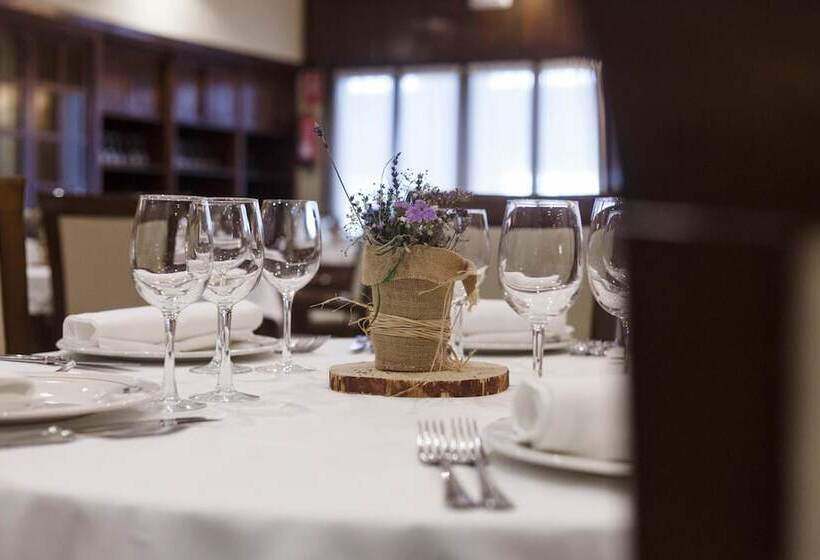 هتل Restaurante Emilio