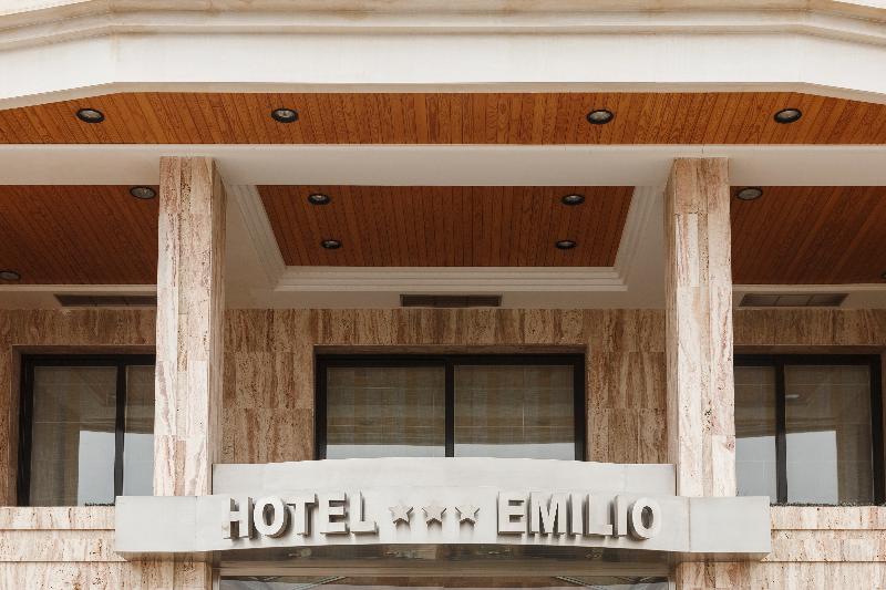 هتل Restaurante Emilio