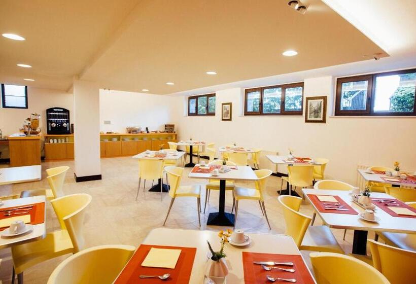 فندق Ribadesella Playa