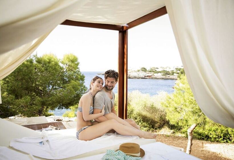 ホテル Robinson Cala Serena