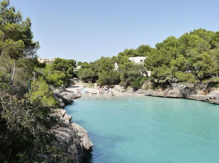 ホテル Robinson Cala Serena