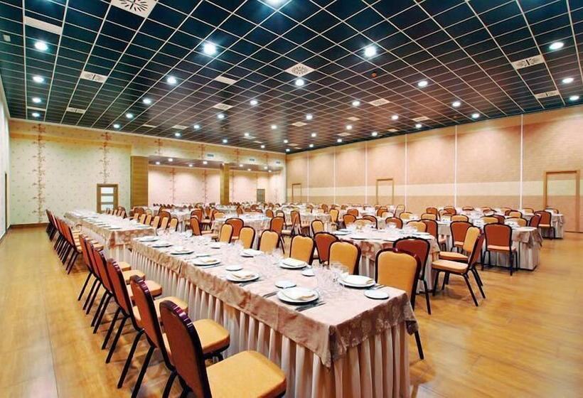 هتل Romero Merida