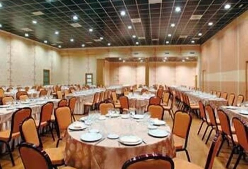 هتل Romero Merida