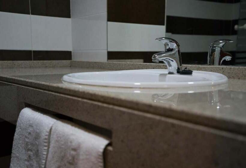 هتل Romero Merida