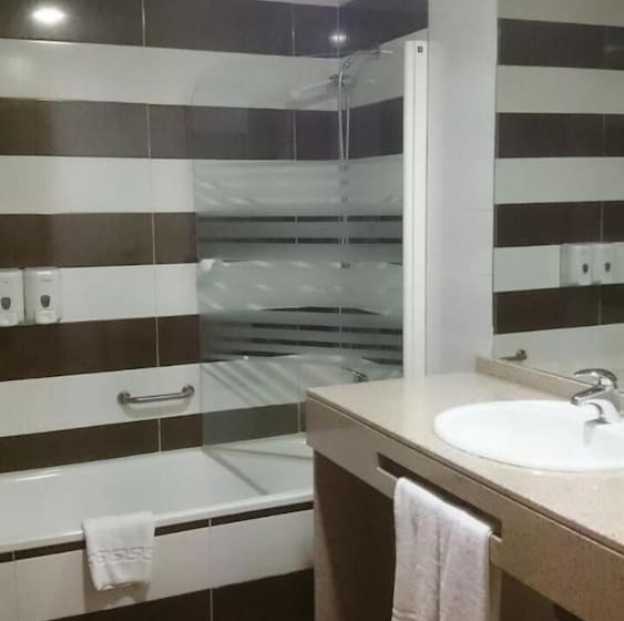 هتل Romero Merida