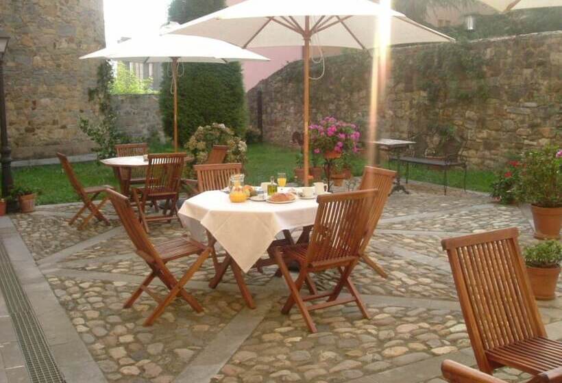 田舎風ホテル Castillo Valdés Salas