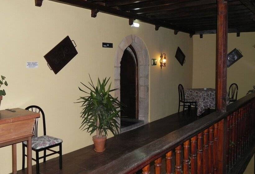 田舎風ホテル Castillo Valdés Salas