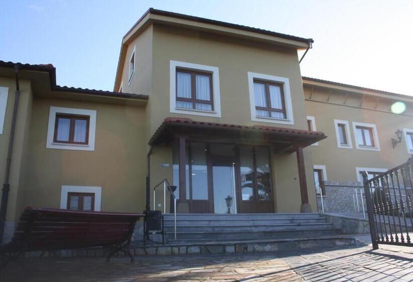 فندق ريفى Lupa