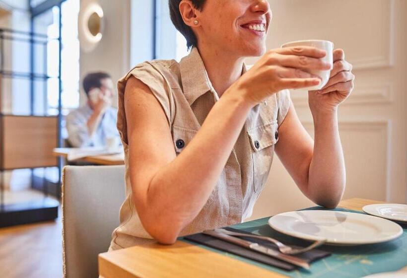 فندق Silken Ciudad De Vitoria