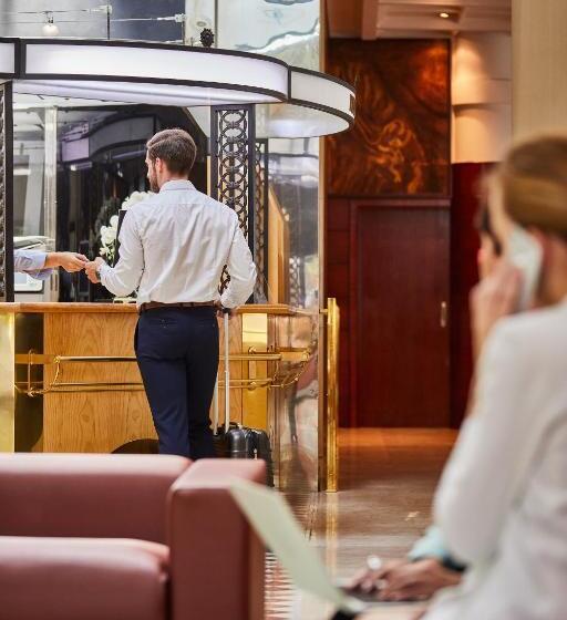 فندق Silken Ciudad De Vitoria