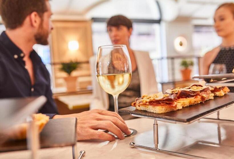 فندق Silken Ciudad De Vitoria