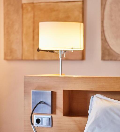 فندق Silken Ciudad De Vitoria